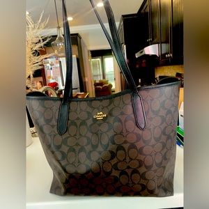 Coach Signature Tote